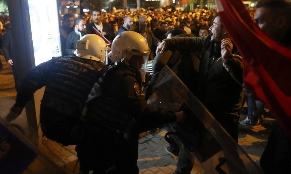 Πάνω από 60 τραυματίες σε αντιϊσραηλινή συγκέντρωση στην Τουρκία